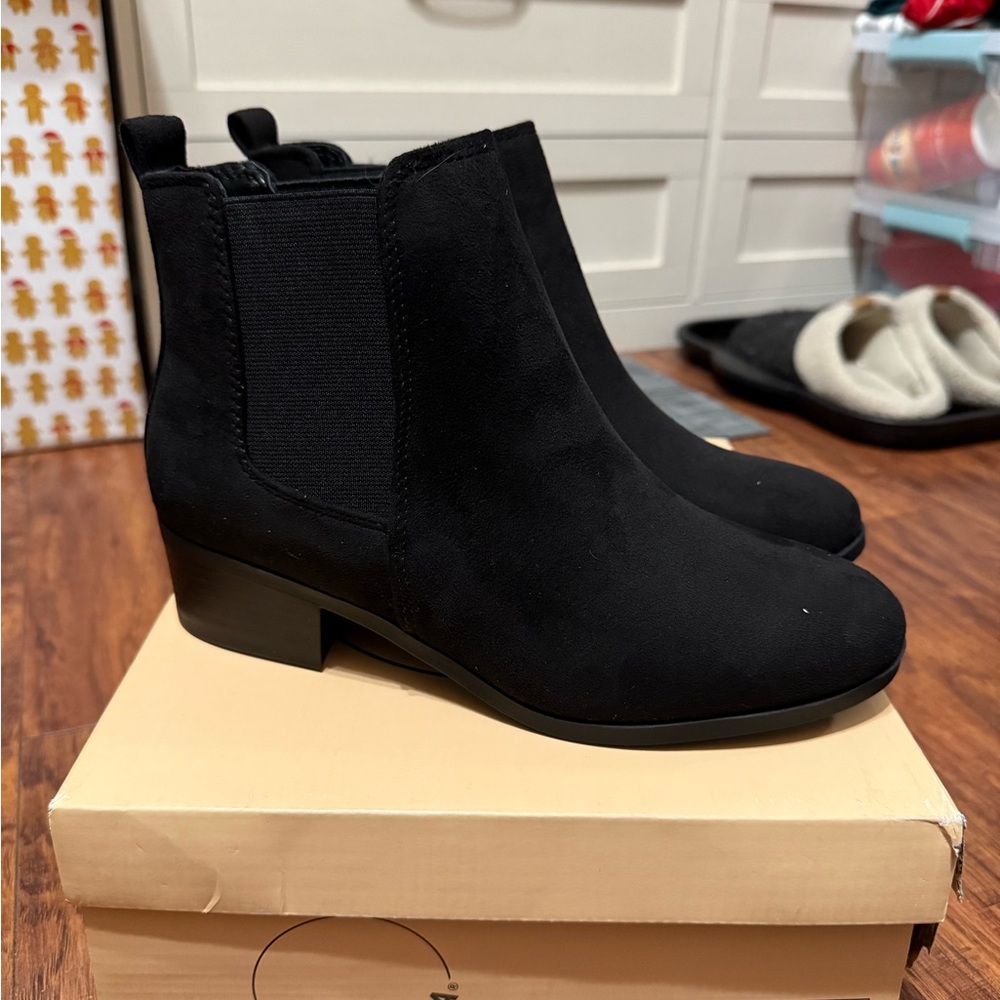 Soda Black Ankle Booties